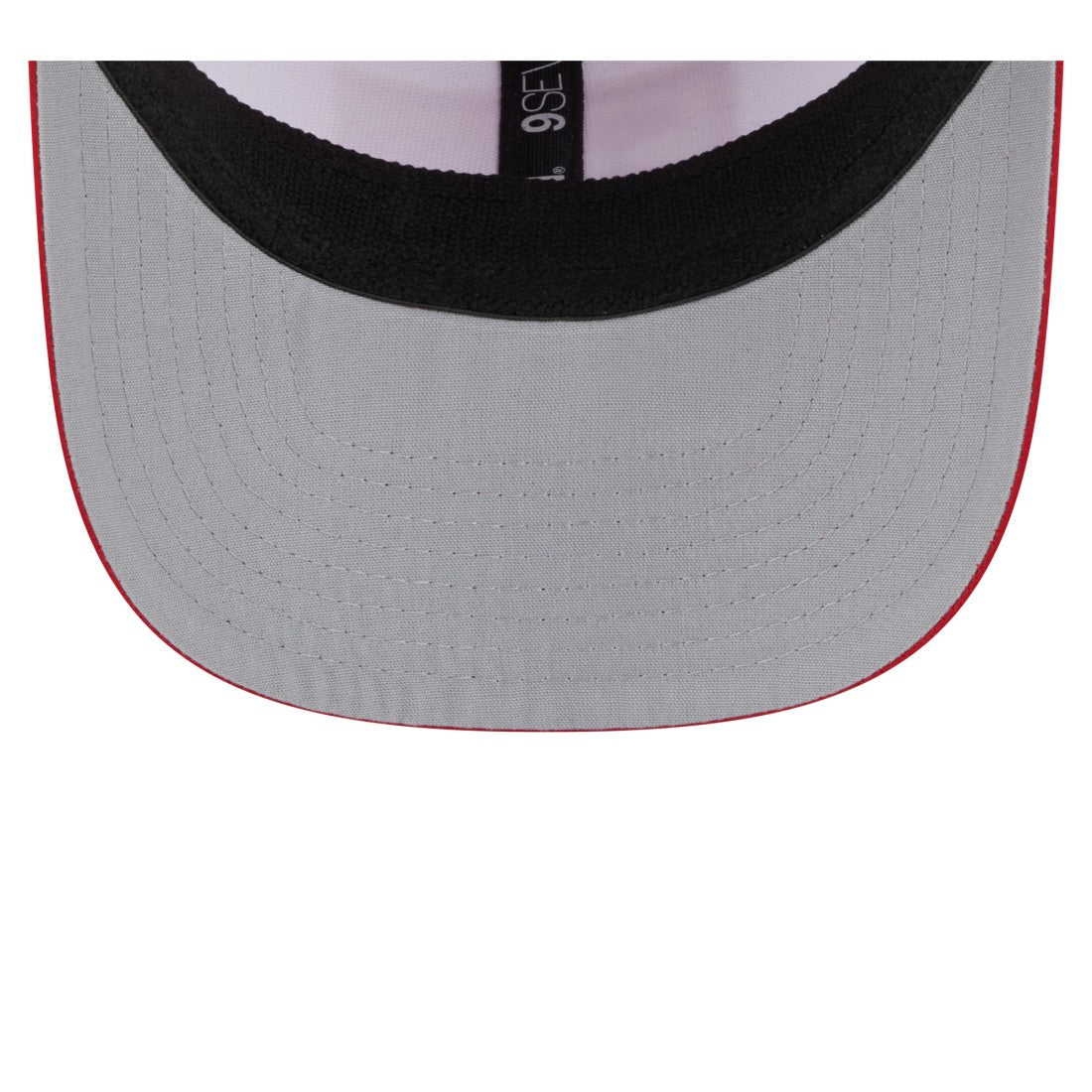 Tampa Bay Buccaneers New Era Established Patch 9SEVENTY Adjustable Hat