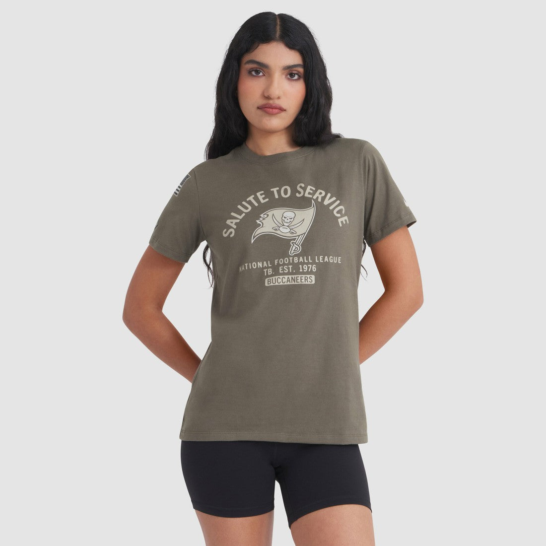 Tampa Bay Buccaneers Nike Women's 2025 Salute to Service Sideline T-Shirt