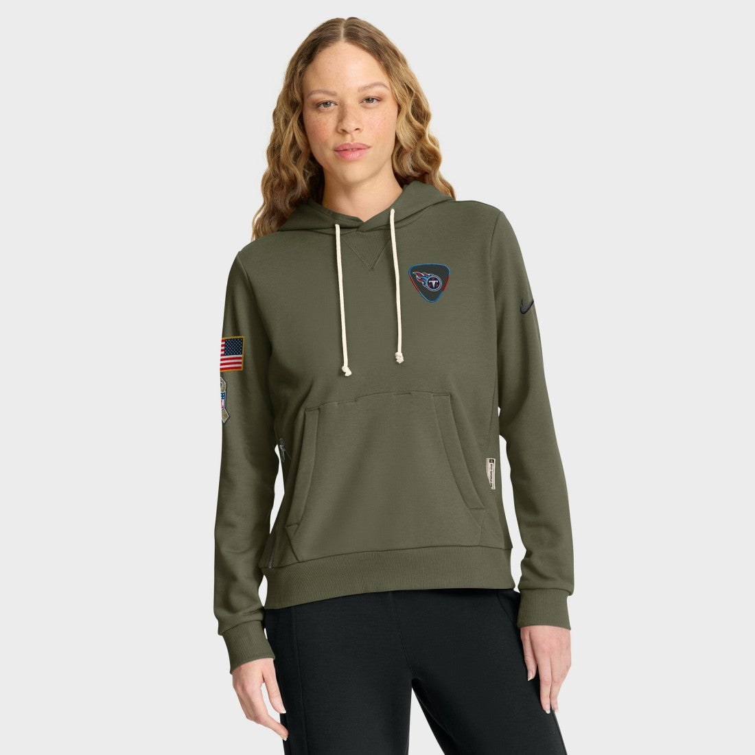 Tennessee Titans Nike Women's 2025 Salute to Service Sideline Standard Issue Dri-FIT Hoodie