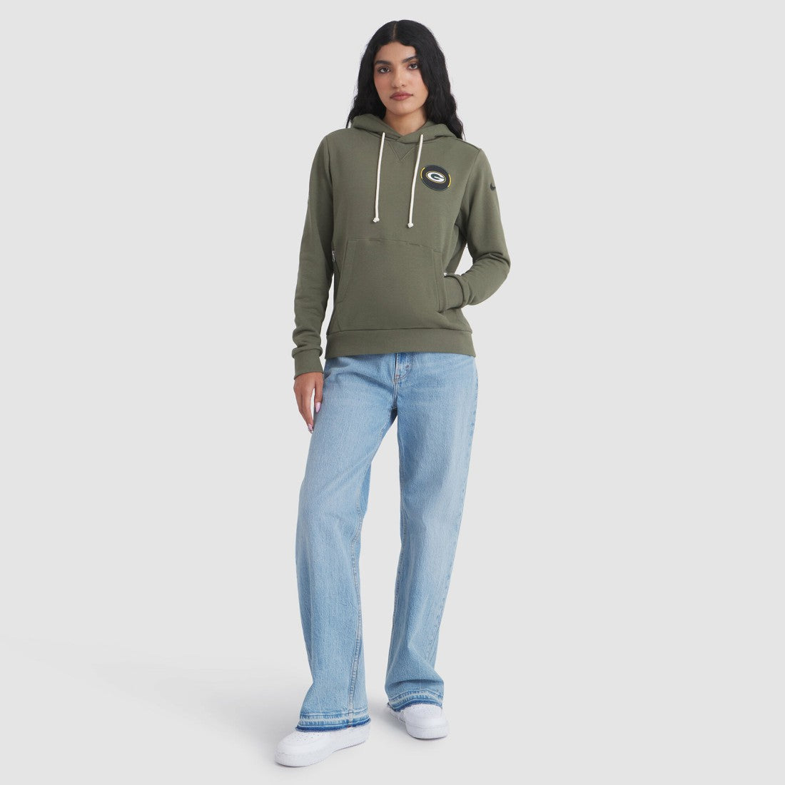 Green Bay Packers Nike Women's 2025 Salute to Service Sideline Standard Issue Dri-FIT Hoodie