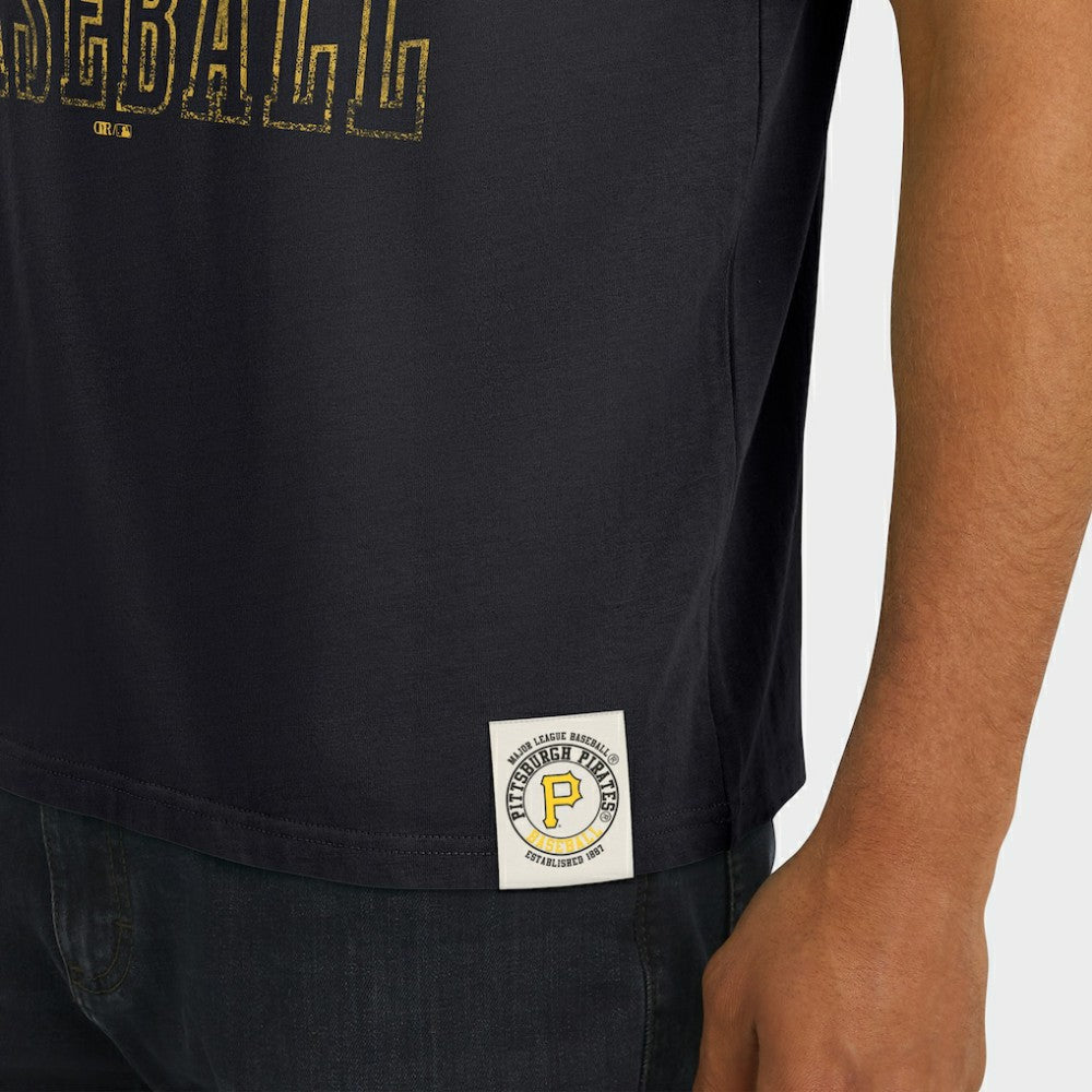 Pittsburgh Pirates Darius Rucker Collection by Fanatics Distressed Sleeve Stripe T-Shirt | MLB US