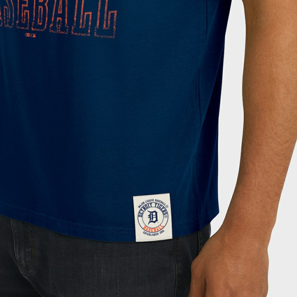 Detroit Tigers Darius Rucker Collection by Fanatics Distressed Sleeve Stripe T-Shirt | MLB US