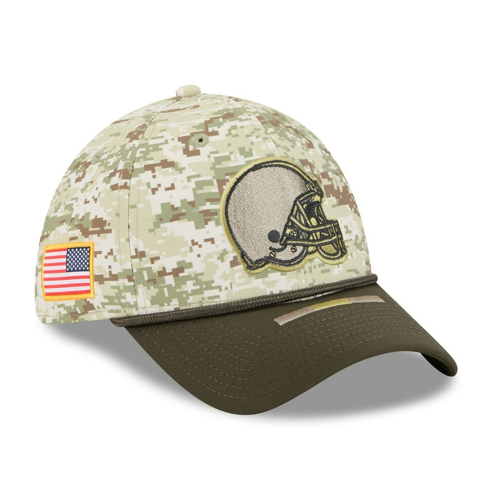 Cleveland Browns New Era 2025 Salute to Service 39THIRTY Flex Hat