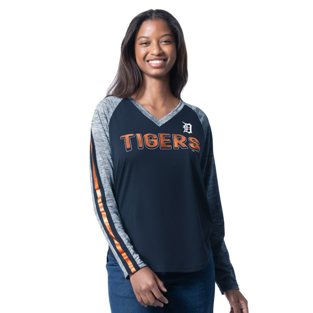 Detroit Tigers G-III 4Her by Carl Banks Women's Top Dog Raglan Long Sleeve V-Neck T-Shirt | MLB New