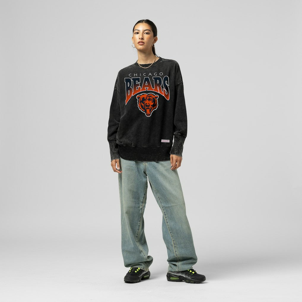 Chicago Bears Mitchell & Ness Women's Delineate Mineral Wash Crewneck Sweatshirt