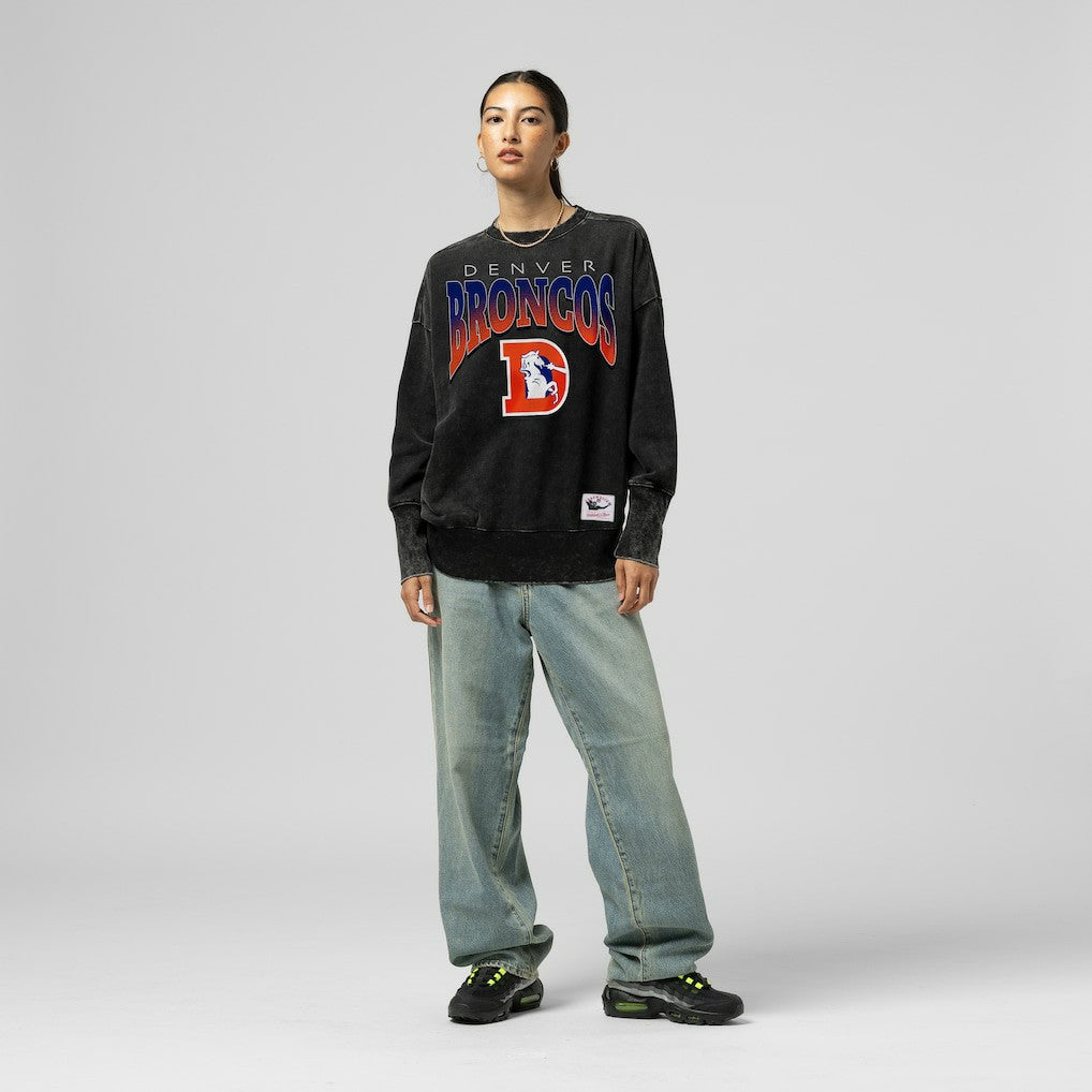 Denver Broncos Mitchell & Ness Women's Delineate Mineral Wash Crewneck Sweatshirt