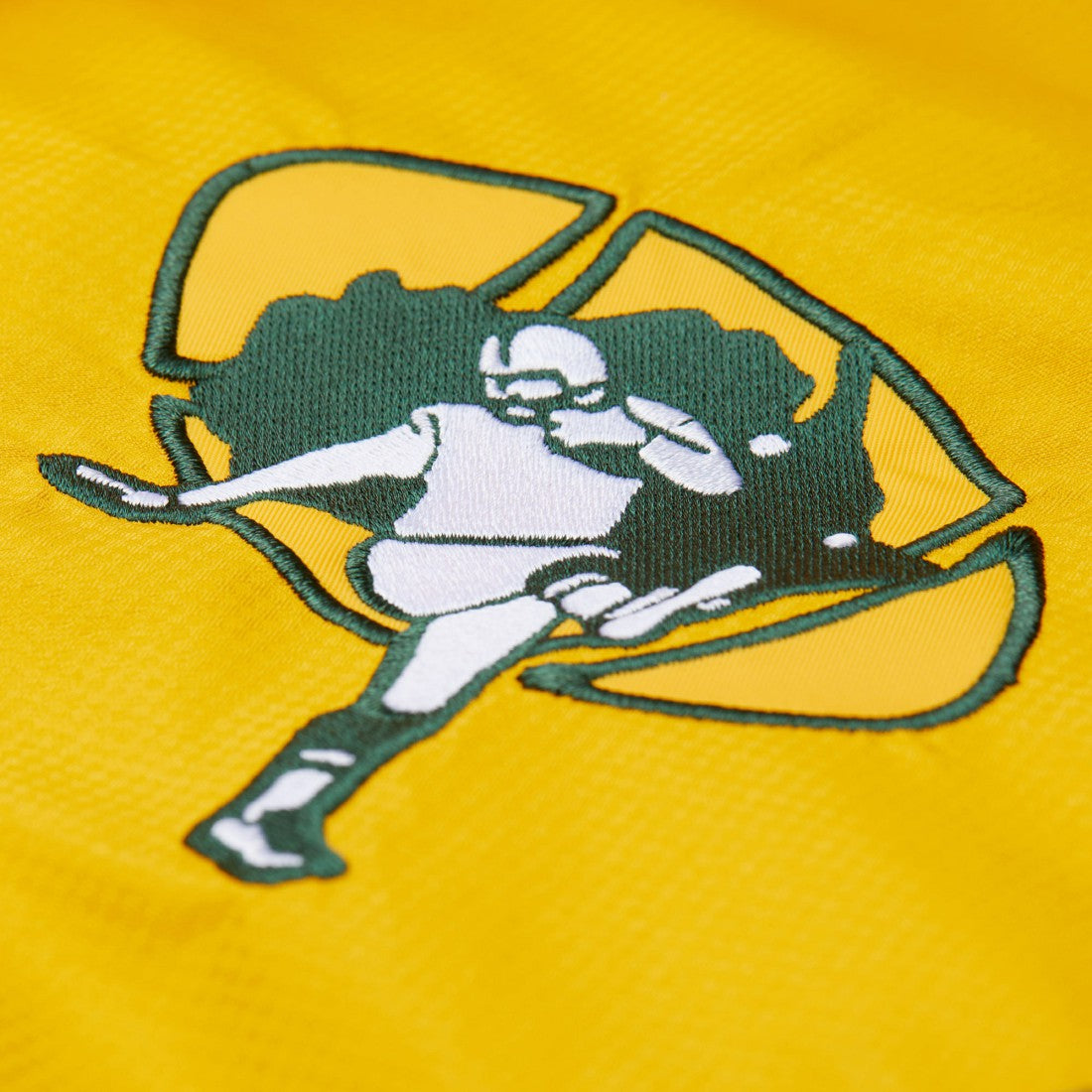 Green Bay Packers Mitchell & Ness Tie Breaker Vintage Logo Lightweight Anorak Half-Zip Windbreaker