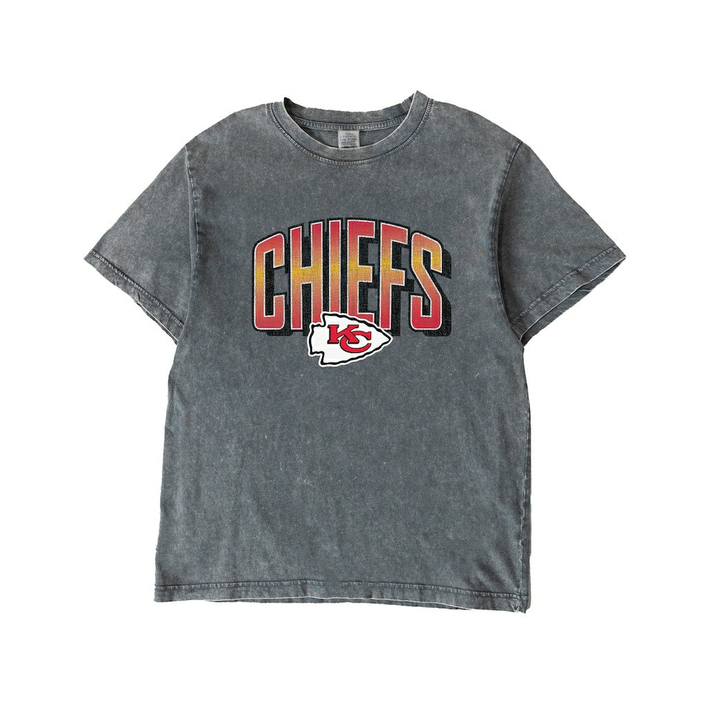 Kansas City Chiefs  Gameday Couture Women's Peak Performance Oversized Snow Wash T-Shirt