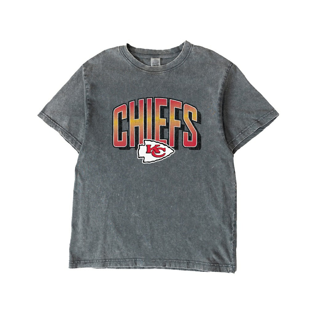 Kansas City Chiefs  Gameday Couture Women's Peak Performance Oversized Snow Wash T-Shirt