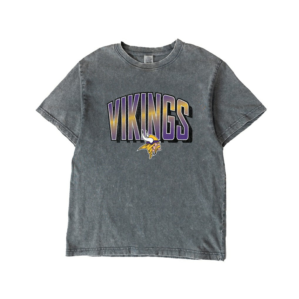 Minnesota Vikings  Gameday Couture Women's Peak Performance Oversized Snow Wash T-Shirt