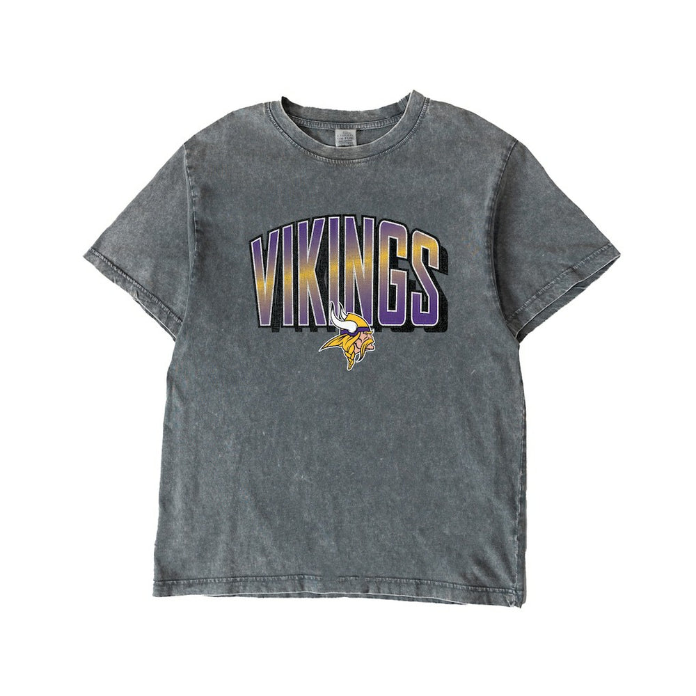 Minnesota Vikings  Gameday Couture Women's Peak Performance Oversized Snow Wash T-Shirt