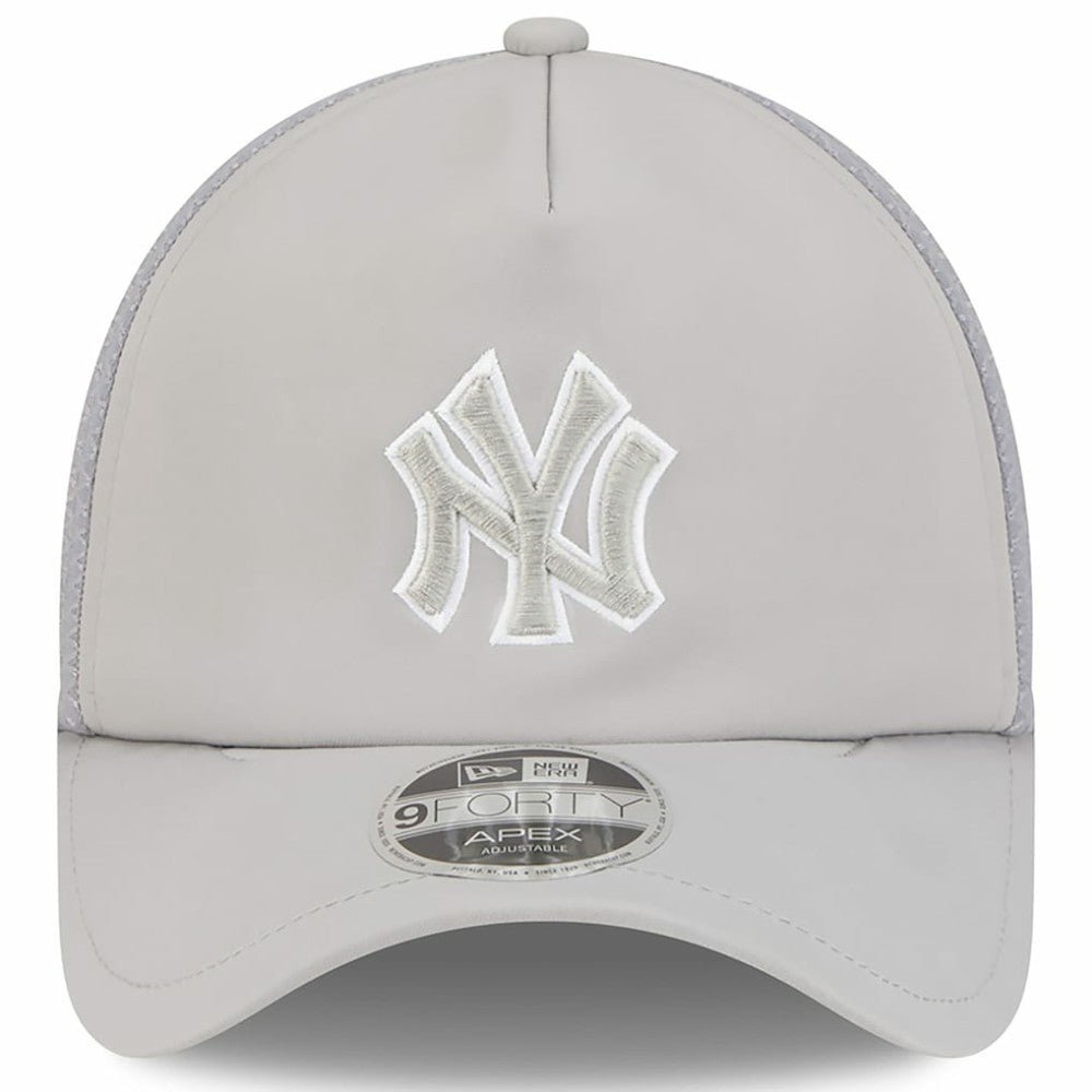 New York Yankees New Era 2026 Batting Practice Apex 9FORTY Adjustable Trucker Hat | MLB On Sale
