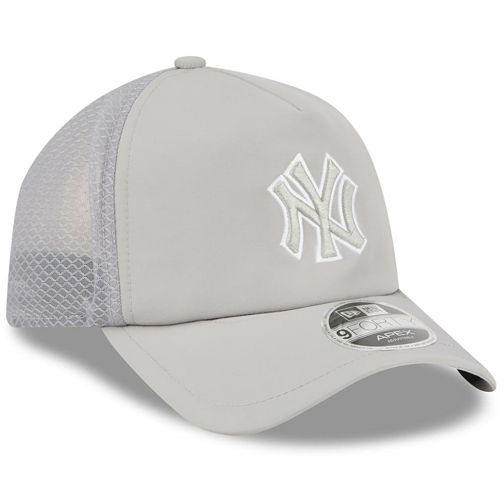 New York Yankees New Era 2026 Batting Practice Apex 9FORTY Adjustable Trucker Hat | MLB On Sale