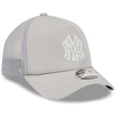 New York Yankees New Era 2026 Batting Practice Apex 9FORTY Adjustable Trucker Hat | MLB On Sale