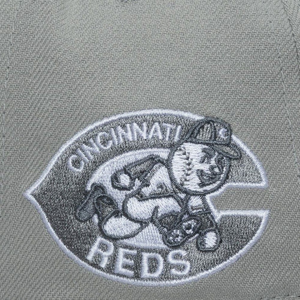 Cincinnati Reds Mitchell & Ness Cooperstown Thunderstorm Head Coach Pro-Crown Adjustable Hat | MLB US
