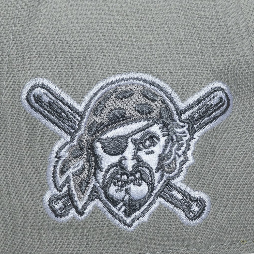 Pittsburgh Pirates Mitchell & Ness Thunderstorm Head Coach Pro-Crown Adjustable Hat | MLB On Sale