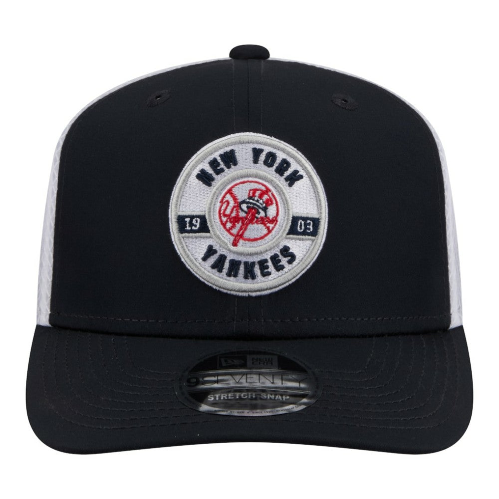 New York Yankees New Era Active 9SEVENTY Adjustable Trucker Hat | MLB Discount