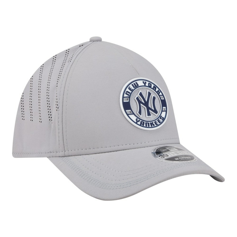 New York Yankees New Era Patch 39THIRTY A-Frame M-Crown Perforated Flex Hat | MLB US