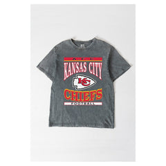 Kansas City Chiefs  Gameday Couture Women's Oversized Classic Grind Washed T-Shirt