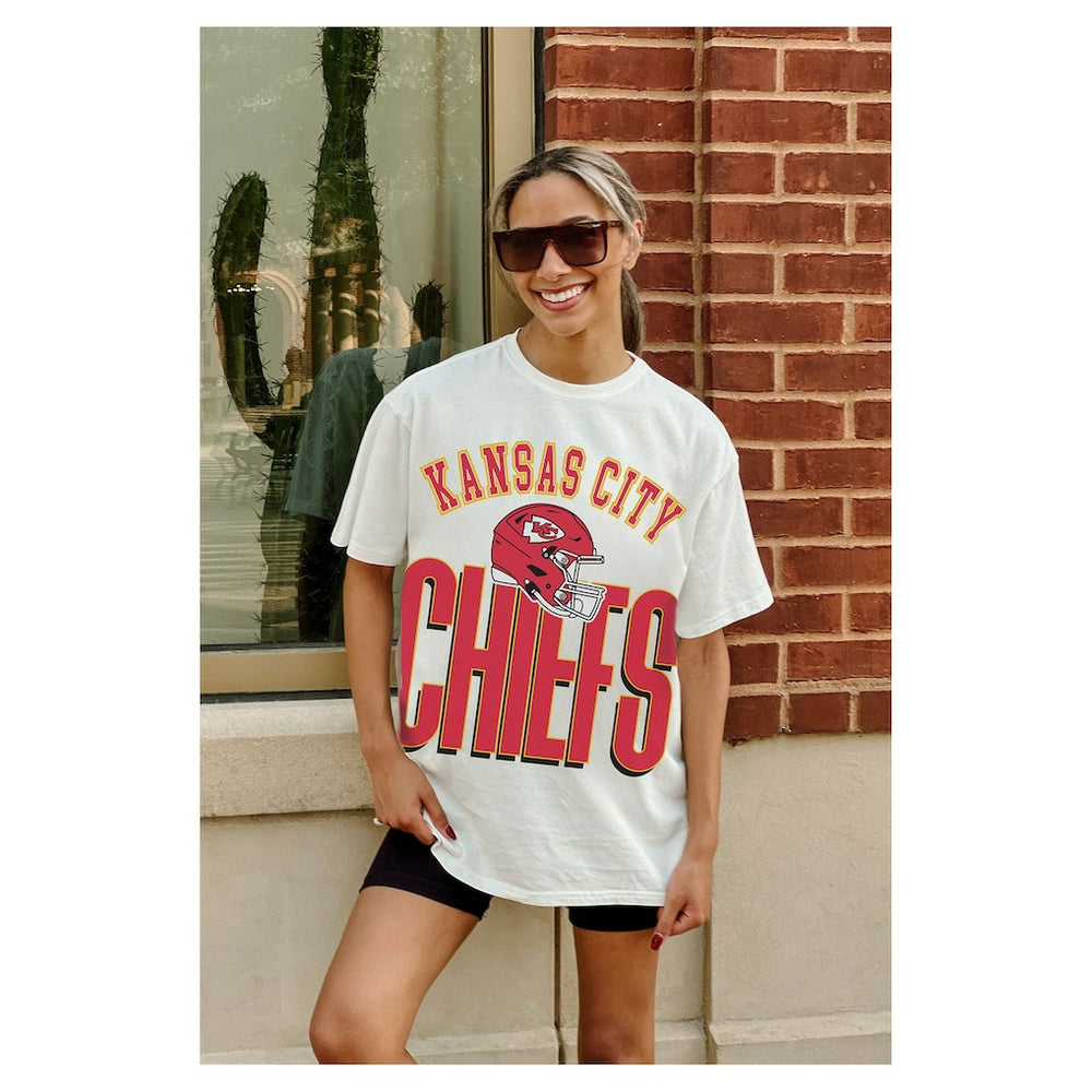 Kansas City Chiefs  Gameday Couture Women's Oversized Classic Fierce Focus T-Shirt