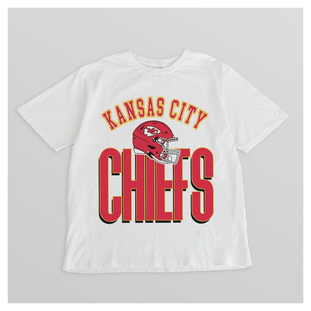 Kansas City Chiefs  Gameday Couture Women's Oversized Classic Fierce Focus T-Shirt