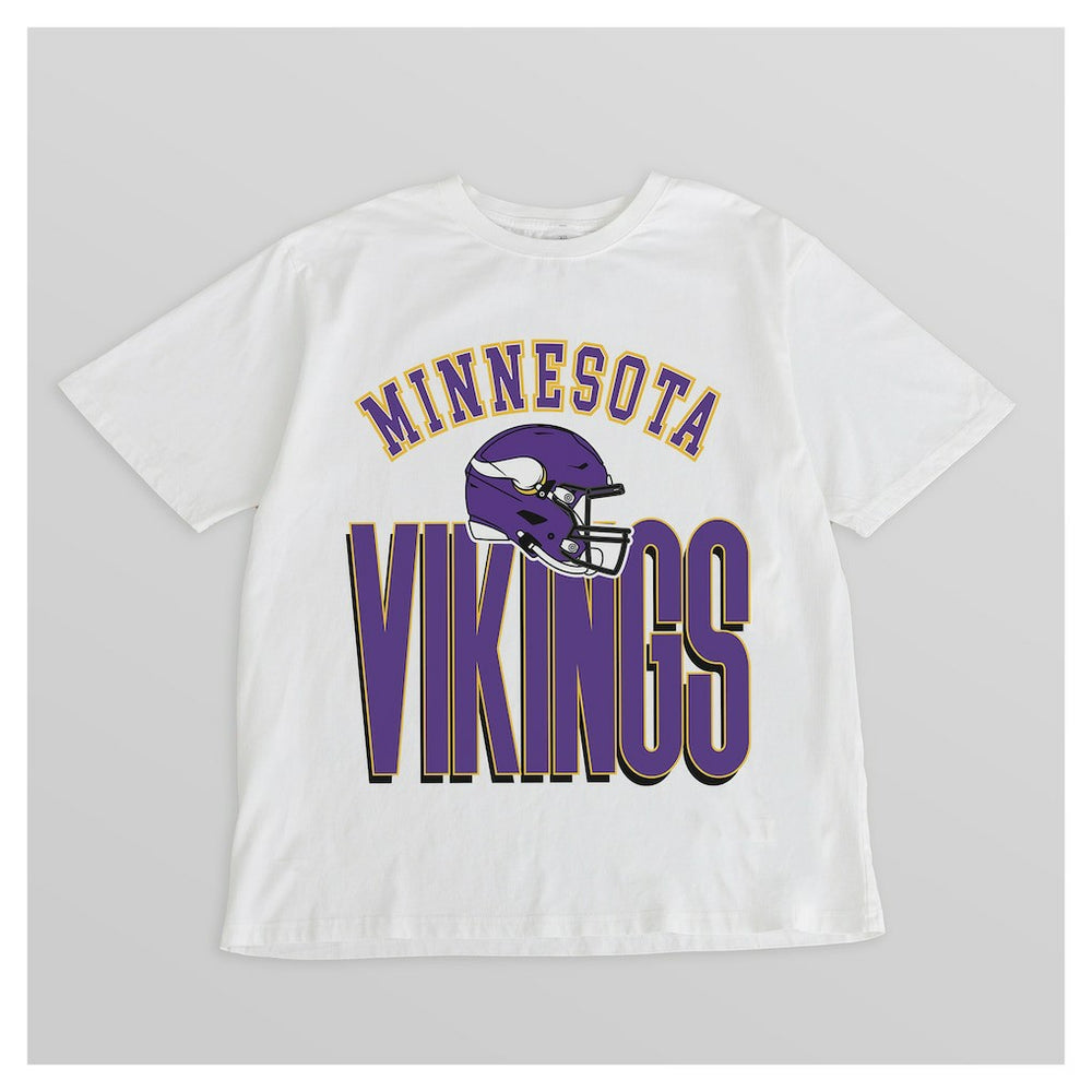 Minnesota Vikings  Gameday Couture Women's Oversized Classic Fierce Focus T-Shirt