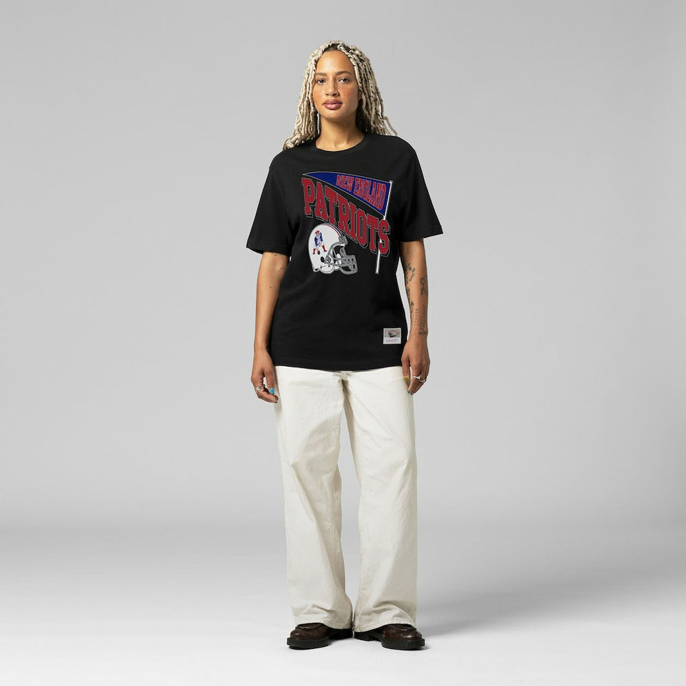 New England Patriots Mitchell & Ness Women's Team Dynamic Boyfriend T-Shirt
