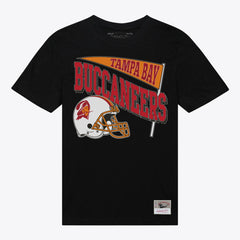 Tampa Bay Buccaneers Mitchell & Ness Women's Team Dynamic Boyfriend T-Shirt