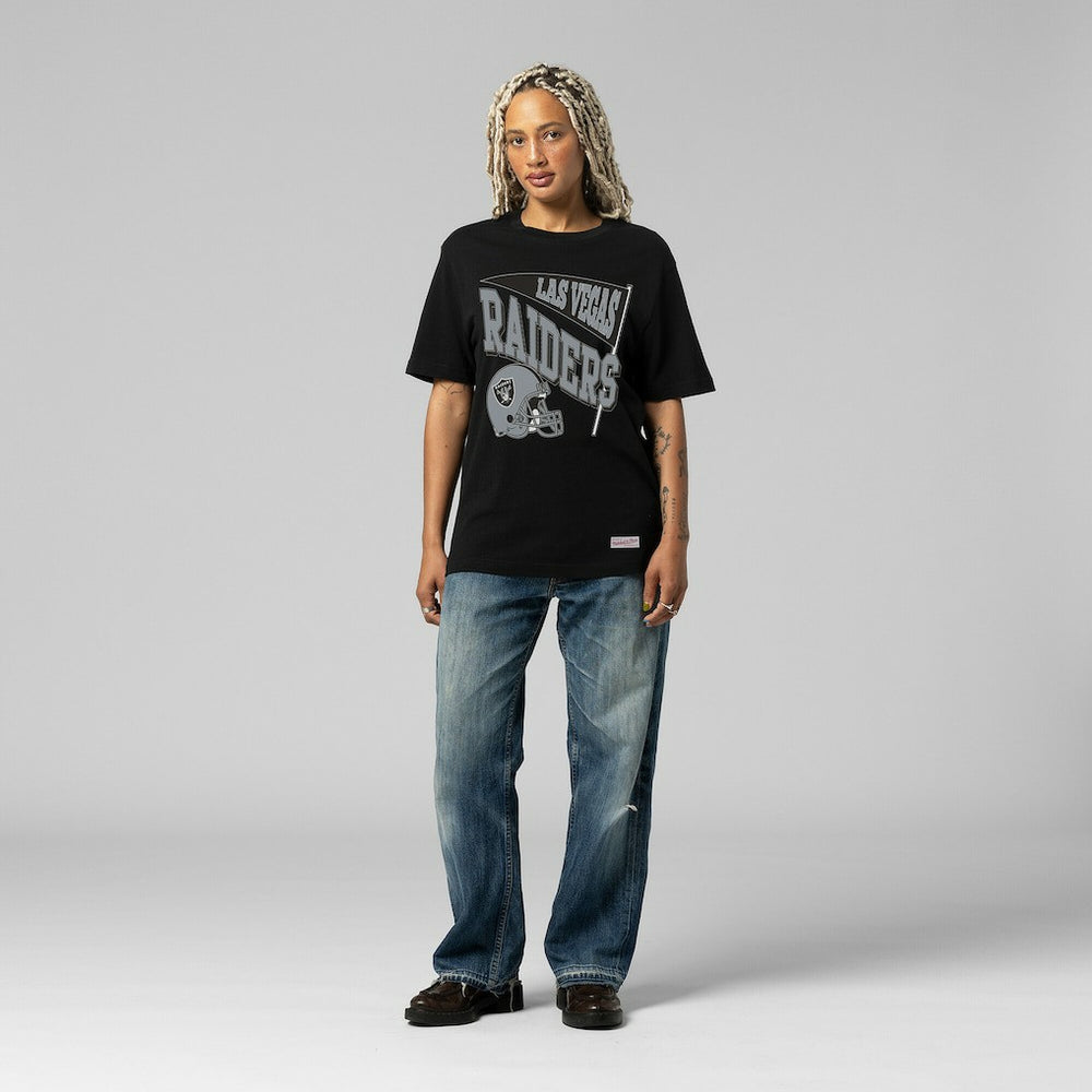 Las Vegas Raiders Mitchell & Ness Women's Team Dynamic Boyfriend T-Shirt