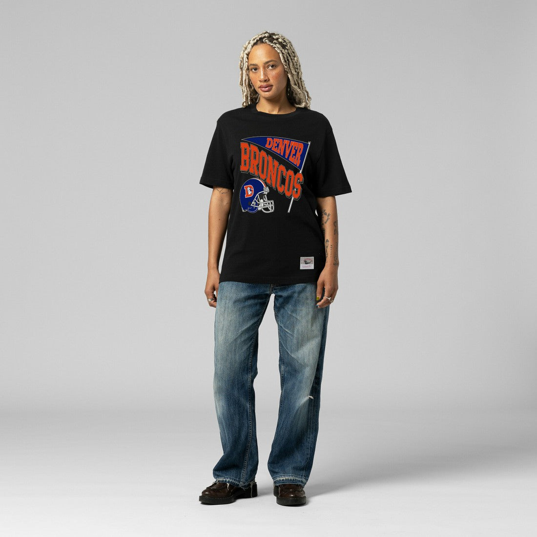 Denver Broncos Mitchell & Ness Women's Team Dynamic Boyfriend T-Shirt
