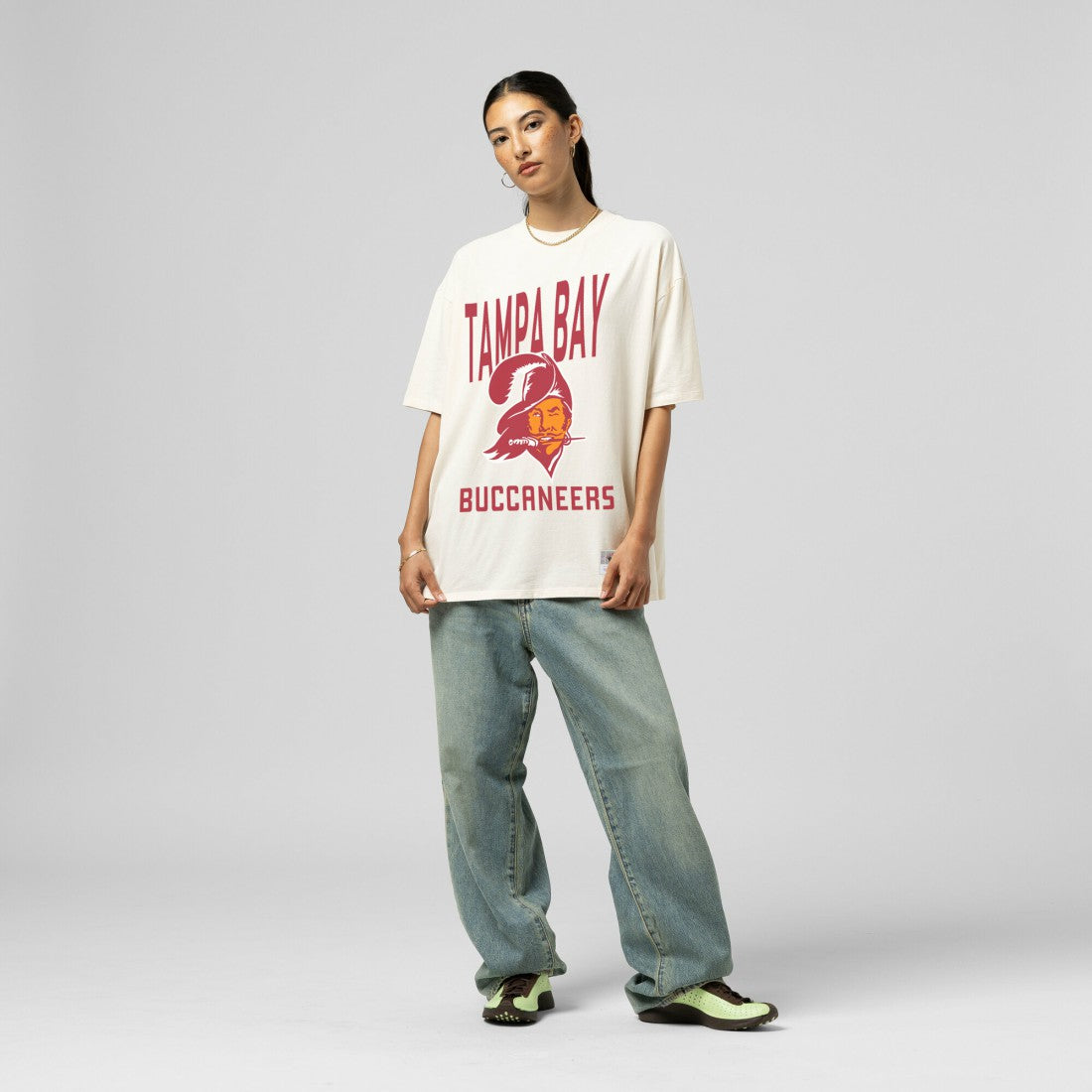 Tampa Bay Buccaneers Mitchell & Ness Women's Logo Rise Boyfriend T-Shirt