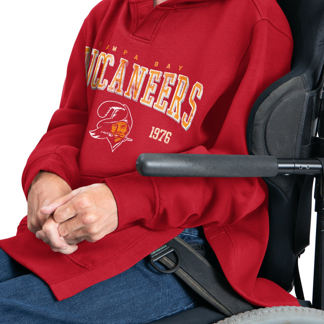 Tampa Bay Buccaneers  G-III Sports by Carl Banks Adaptive Team Spirit Graphic Fleece Pullover Hoodie