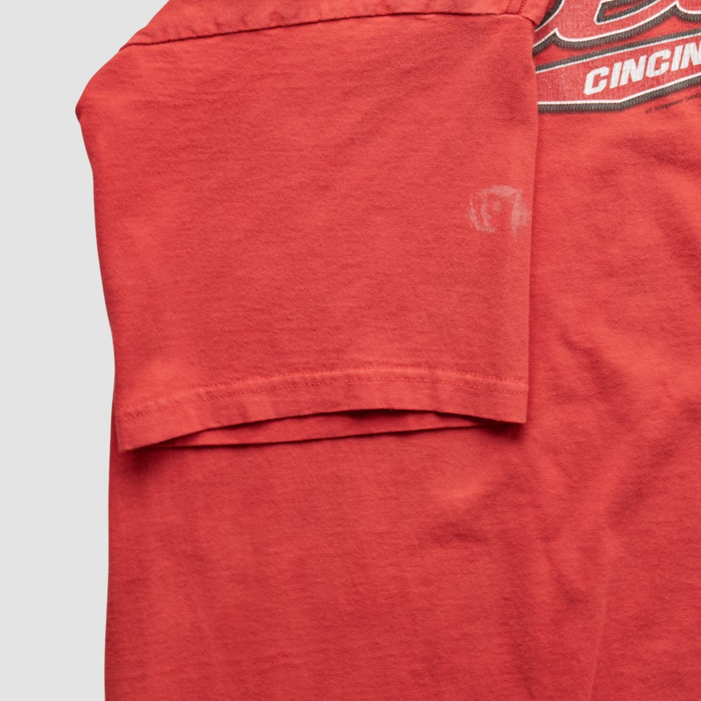 Cincinnati Reds Lee Apparel 2000s T-Shirt | MLB Outlet