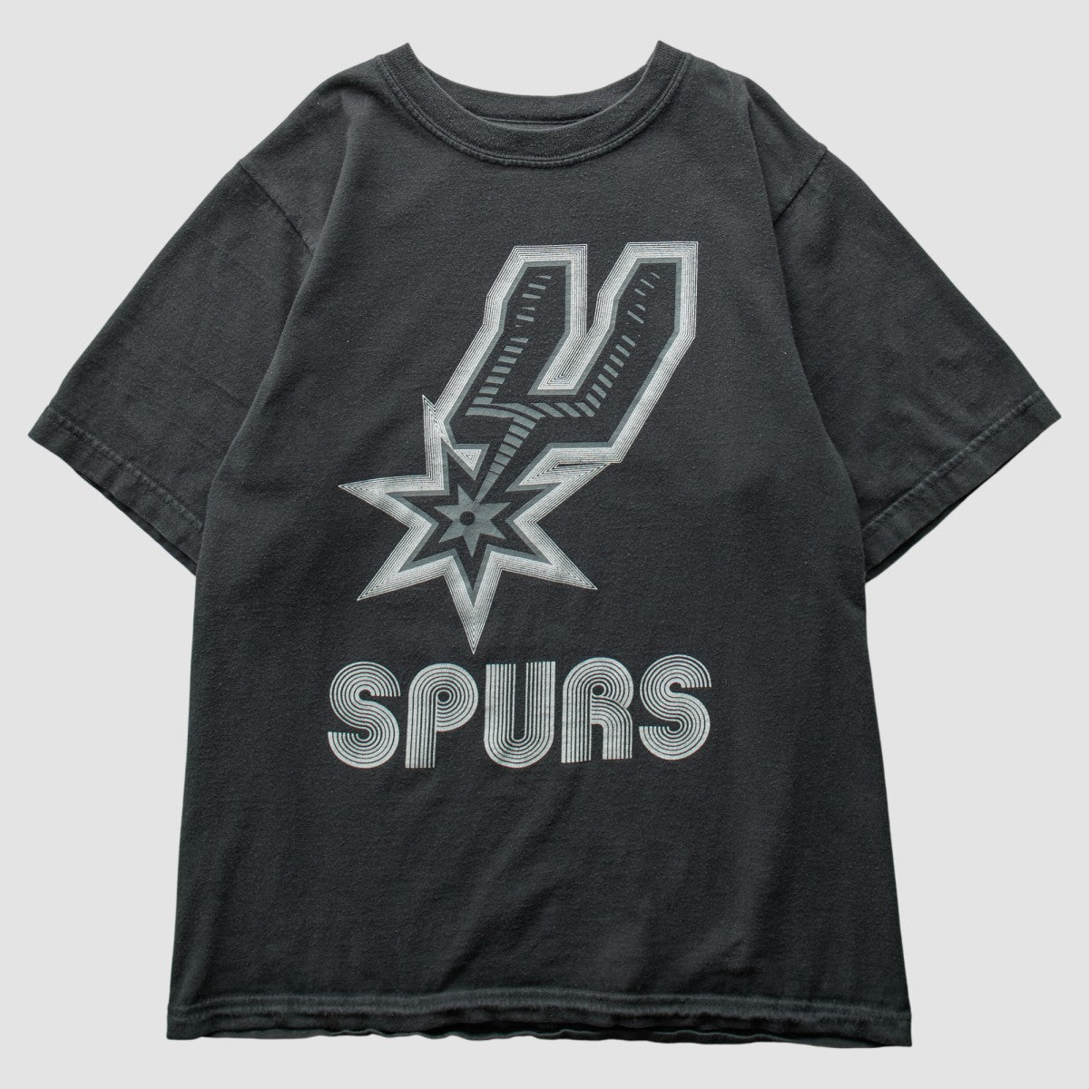 San Antonio Spurs 2000s T-Shirt On Sale