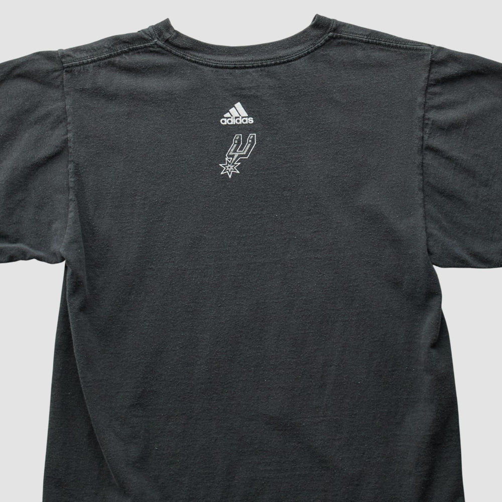 San Antonio Spurs 2000s T-Shirt On Sale