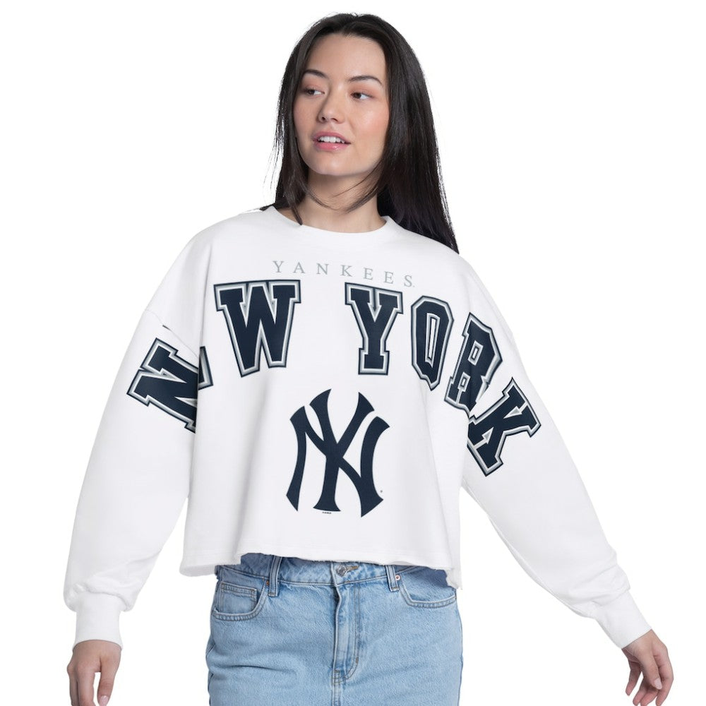 New York Yankees G-III 4Her by Carl Banks Women's Bleachers Cropped Pullover Sweatshirt | MLB On Sale