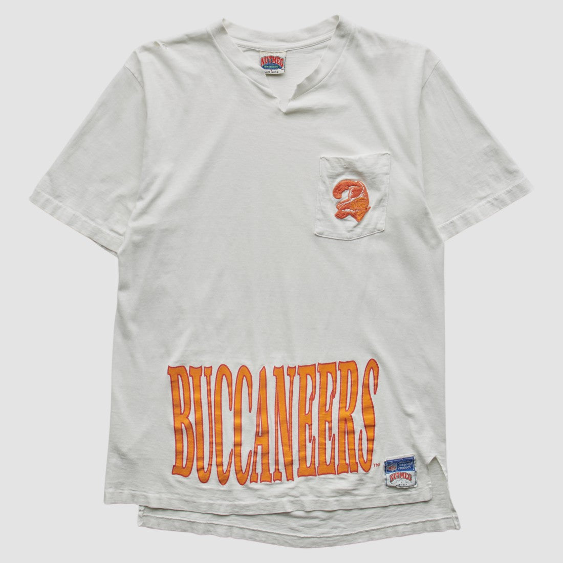 Tampa Bay Buccaneers Fanatics Nutmeg Mills 90s T-shirt
