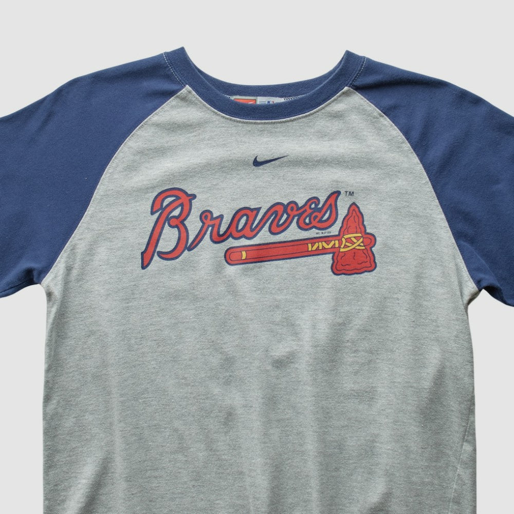 Atlanta Braves Nike 2000s T-shirt | MLB Near me