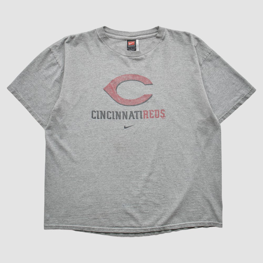 Cincinnati Reds Nike 2000s T-shirt | MLB Shop