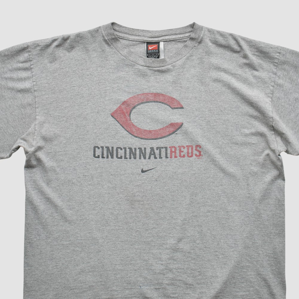Cincinnati Reds Nike 2000s T-shirt | MLB Shop