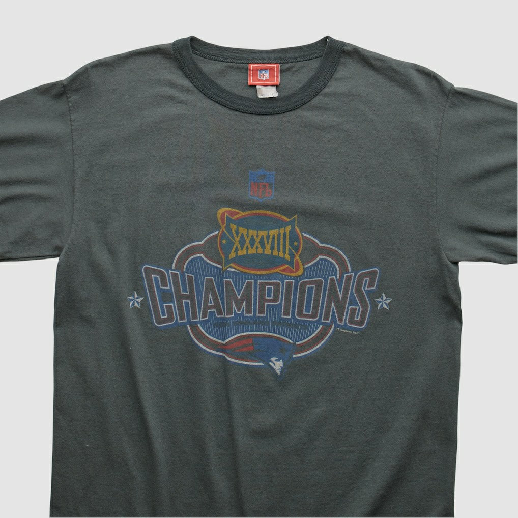 New England Patriots Fanatics NFL 2004 T-shirt