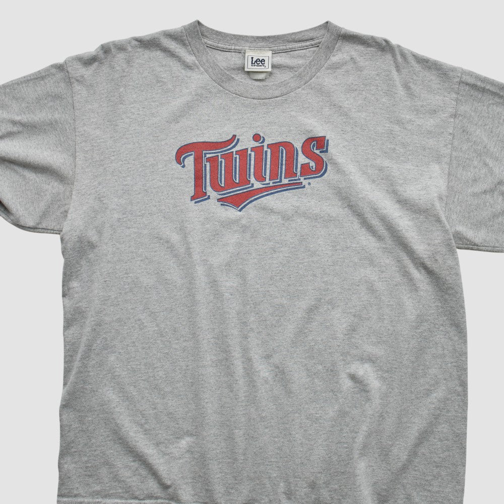 Minnesota Twins Lee Apparel 2000s Long Sleeve T-shirt | MLB Outlet