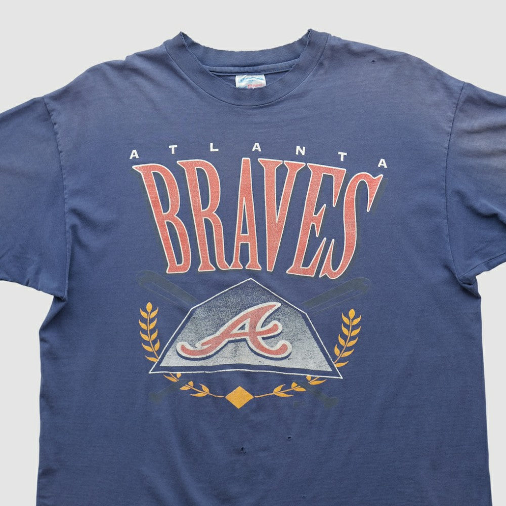 Atlanta Braves Hanes 90s T-shirt | MLB Shop