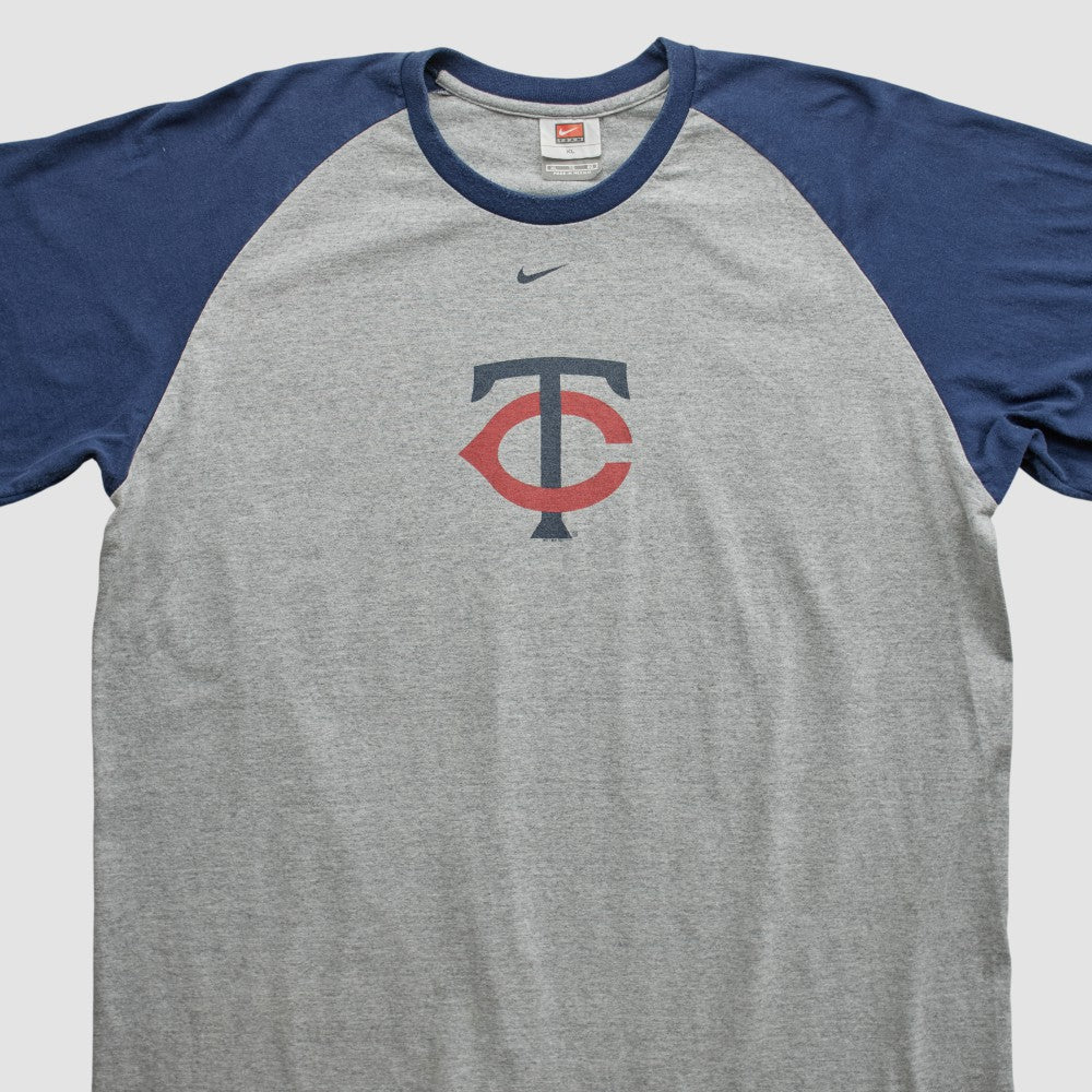 Minnesota Twins Nike 2000s T-shirt | MLB On Sale