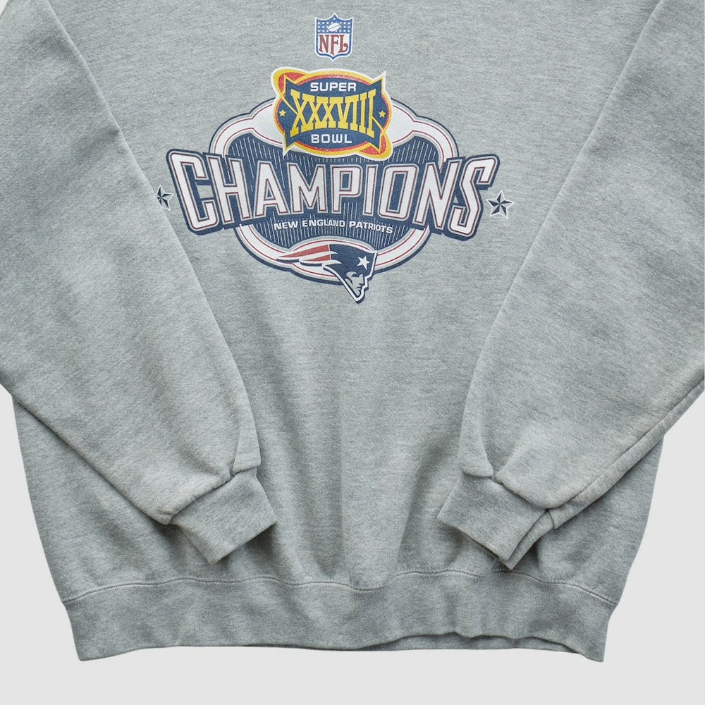 New England Patriots Fanatics Super Bowl XXXVIII Lee Apparel 2004 Pullover Sweatshirt