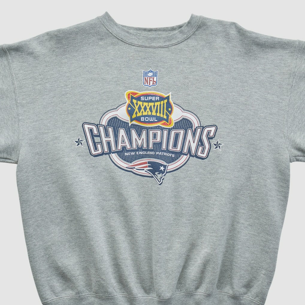 New England Patriots Fanatics Super Bowl XXXVIII Lee Apparel 2004 Pullover Sweatshirt
