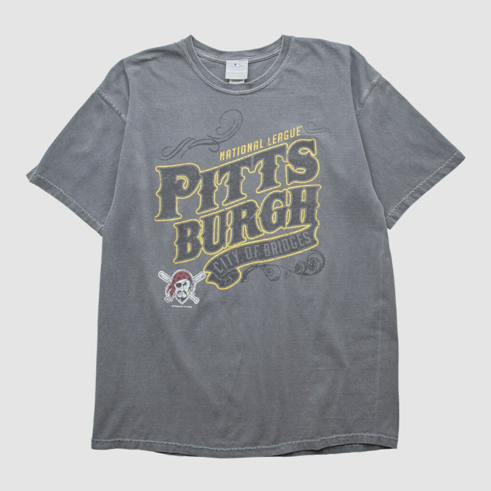 Pittsburgh Pirates Genuine Merchandise 2000s T-shirt | MLB Outlet
