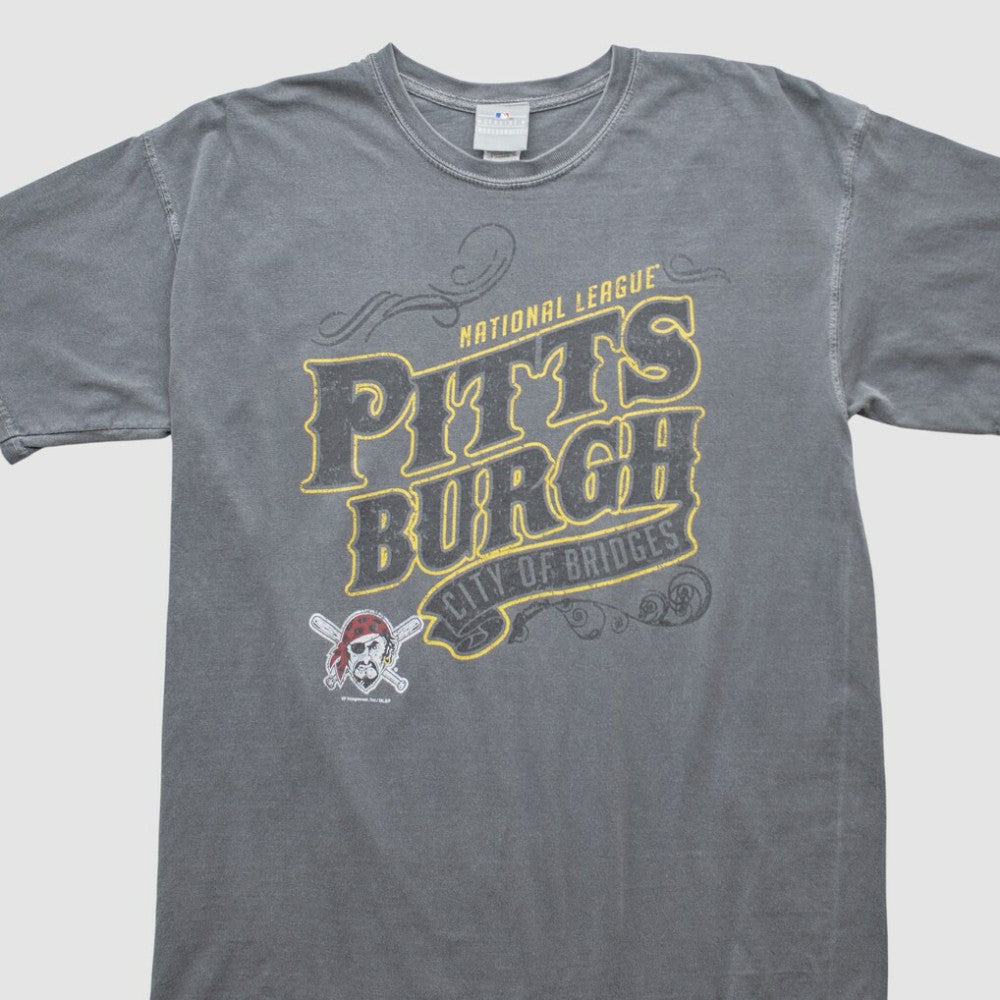Pittsburgh Pirates Genuine Merchandise 2000s T-shirt | MLB Outlet