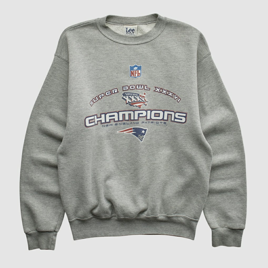 New England Patriots Fanatics Lee Sport 2002 Pullover Sweatshirt