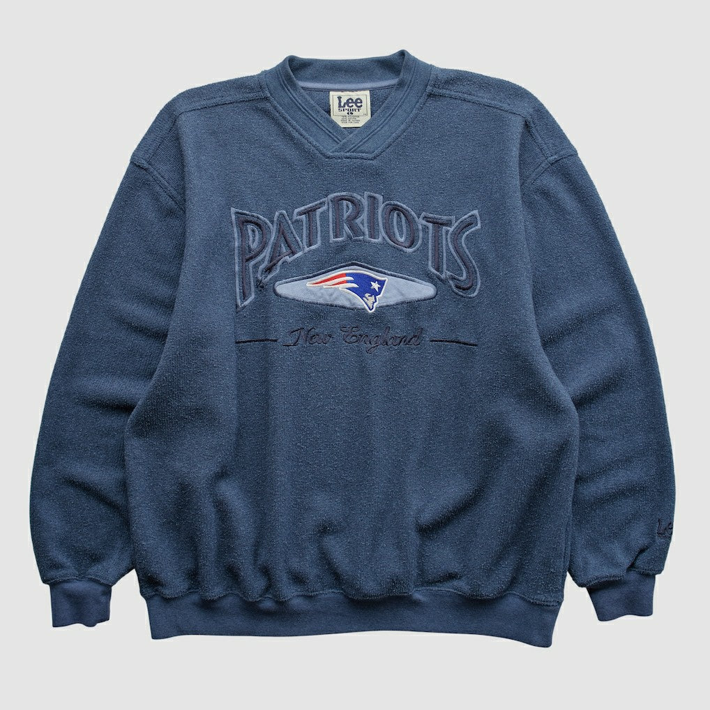 New England Patriots Fanatics Lee Apparel 90s Pullover Sweatshirt